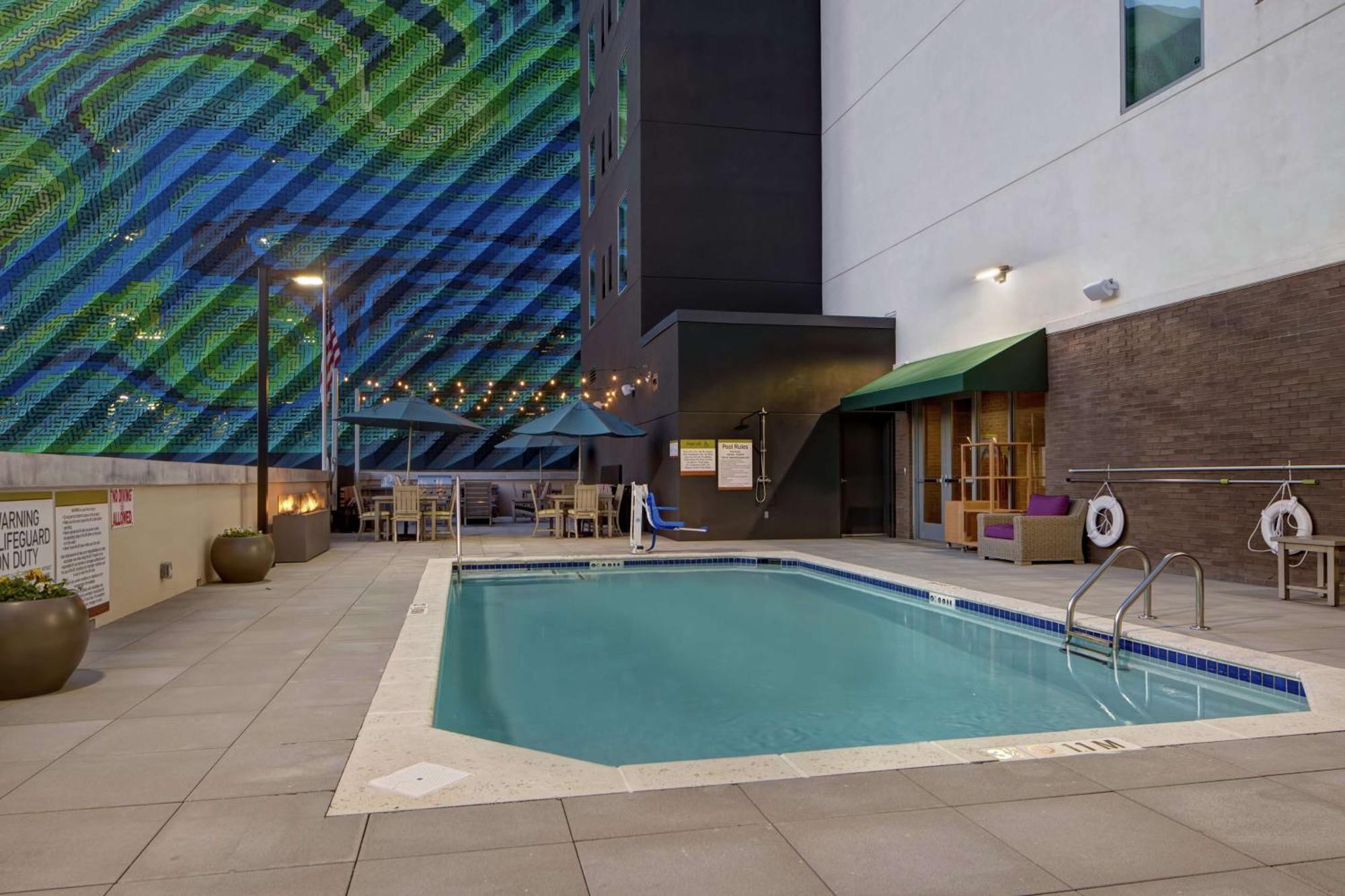 โฮม2สวีท บาย ฮิลตัน ชาร์ลอต อัพทาวน์ นอร์ทแคโรไลนา Hotel ชาร์ล็อต ภายนอก รูปภาพ