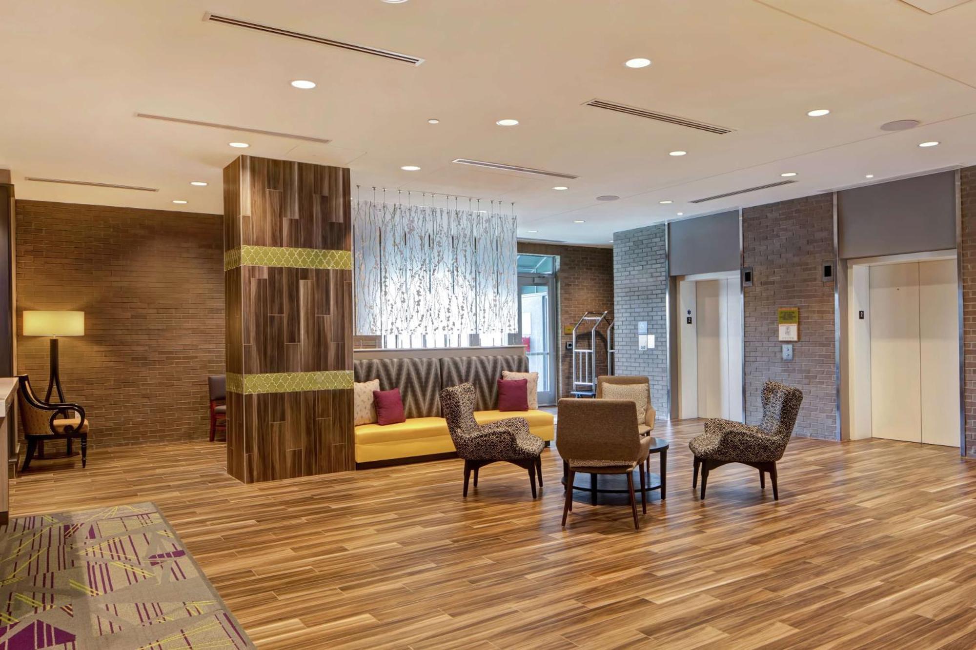 โฮม2สวีท บาย ฮิลตัน ชาร์ลอต อัพทาวน์ นอร์ทแคโรไลนา Hotel ชาร์ล็อต ภายนอก รูปภาพ